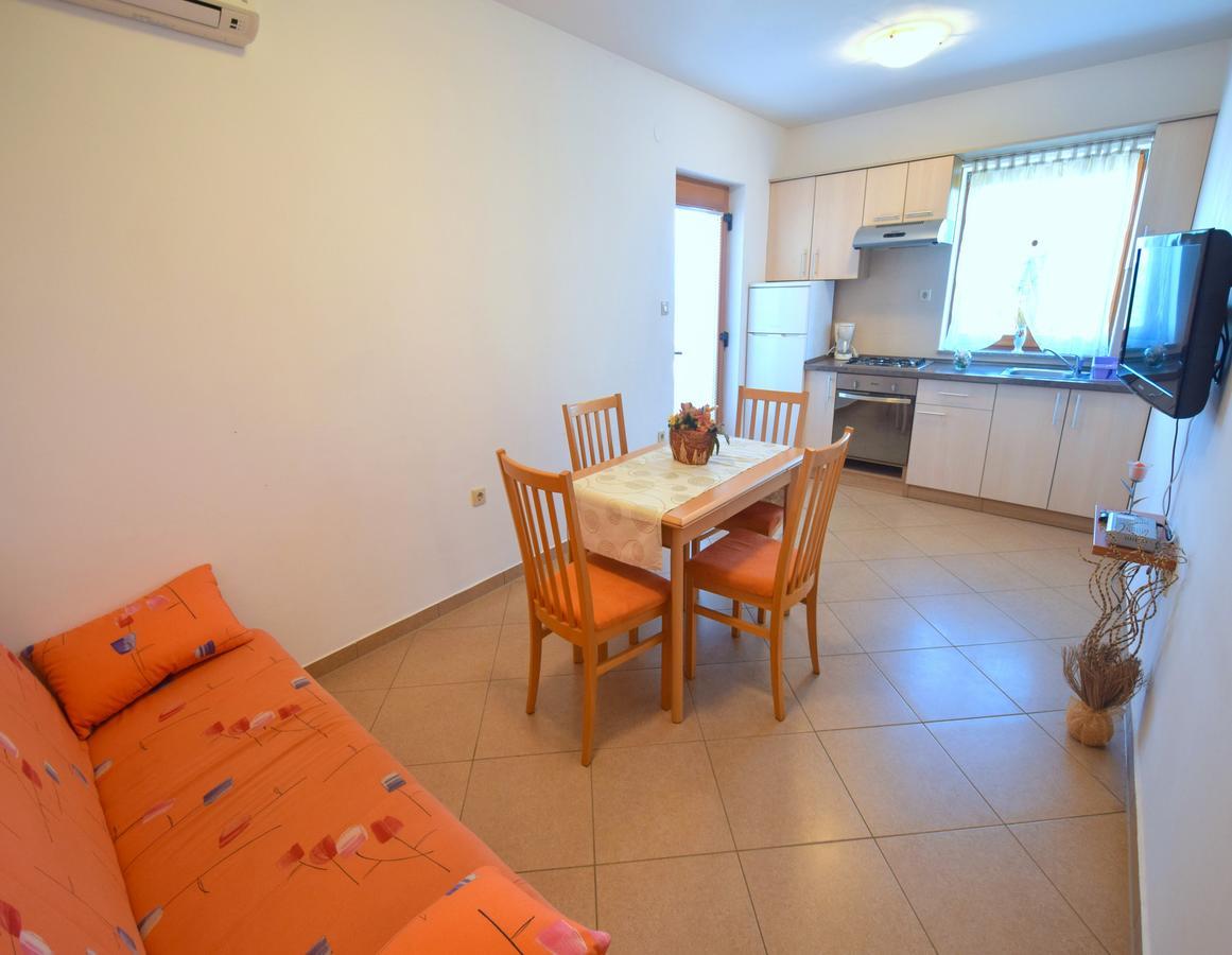 Apartments Ivanka Malinska Ngoại thất bức ảnh