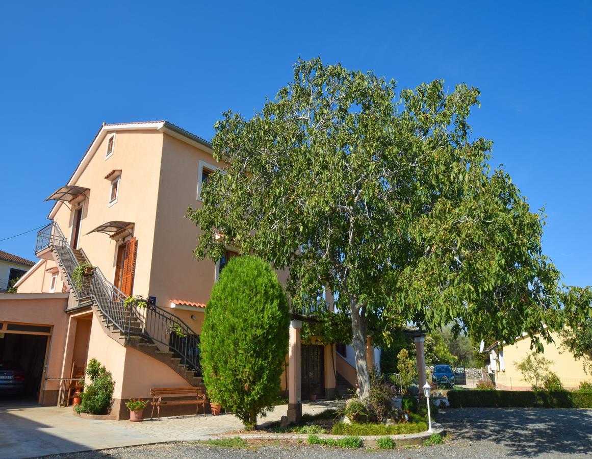 Apartments Ivanka Malinska Ngoại thất bức ảnh