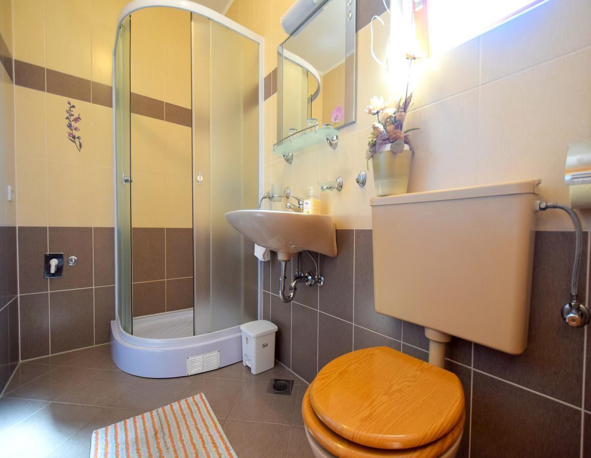 Apartments Ivanka Malinska Ngoại thất bức ảnh