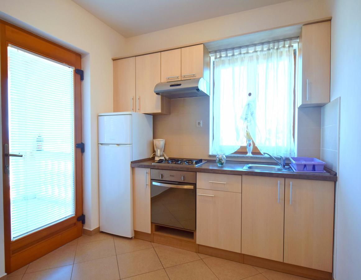 Apartments Ivanka Malinska Ngoại thất bức ảnh