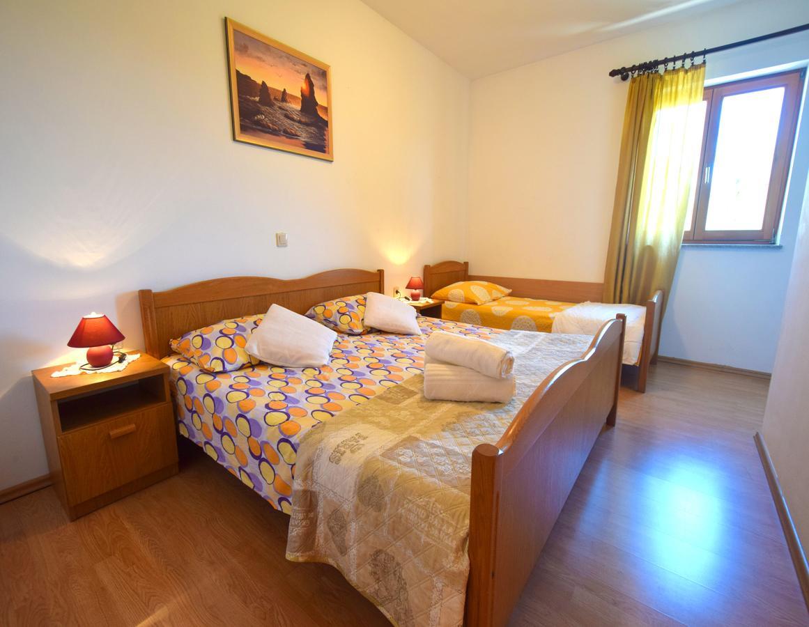 Apartments Ivanka Malinska Ngoại thất bức ảnh